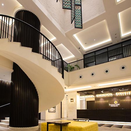 Lemon Tree Premier City Center Пюн Екстериор снимка