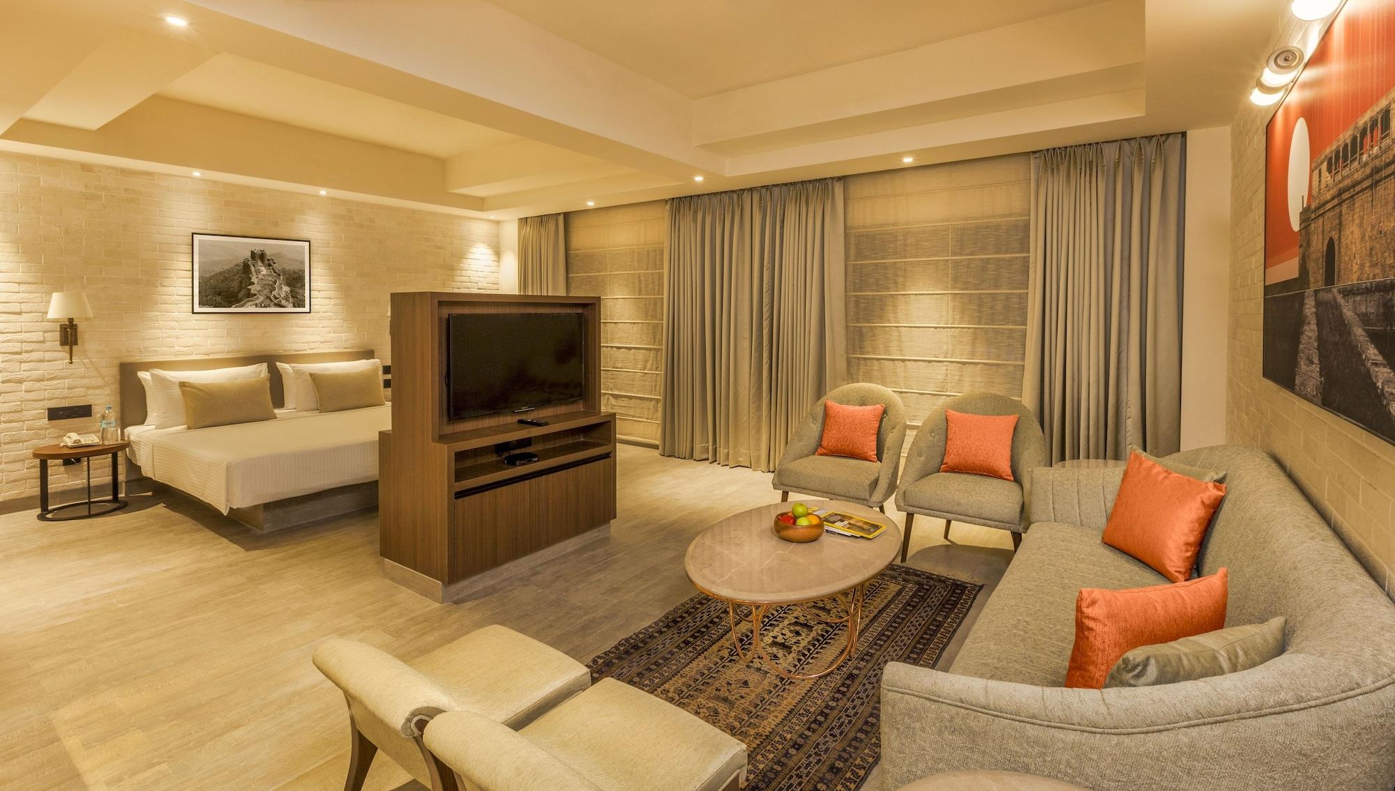 Lemon Tree Premier City Center Пюн Екстериор снимка