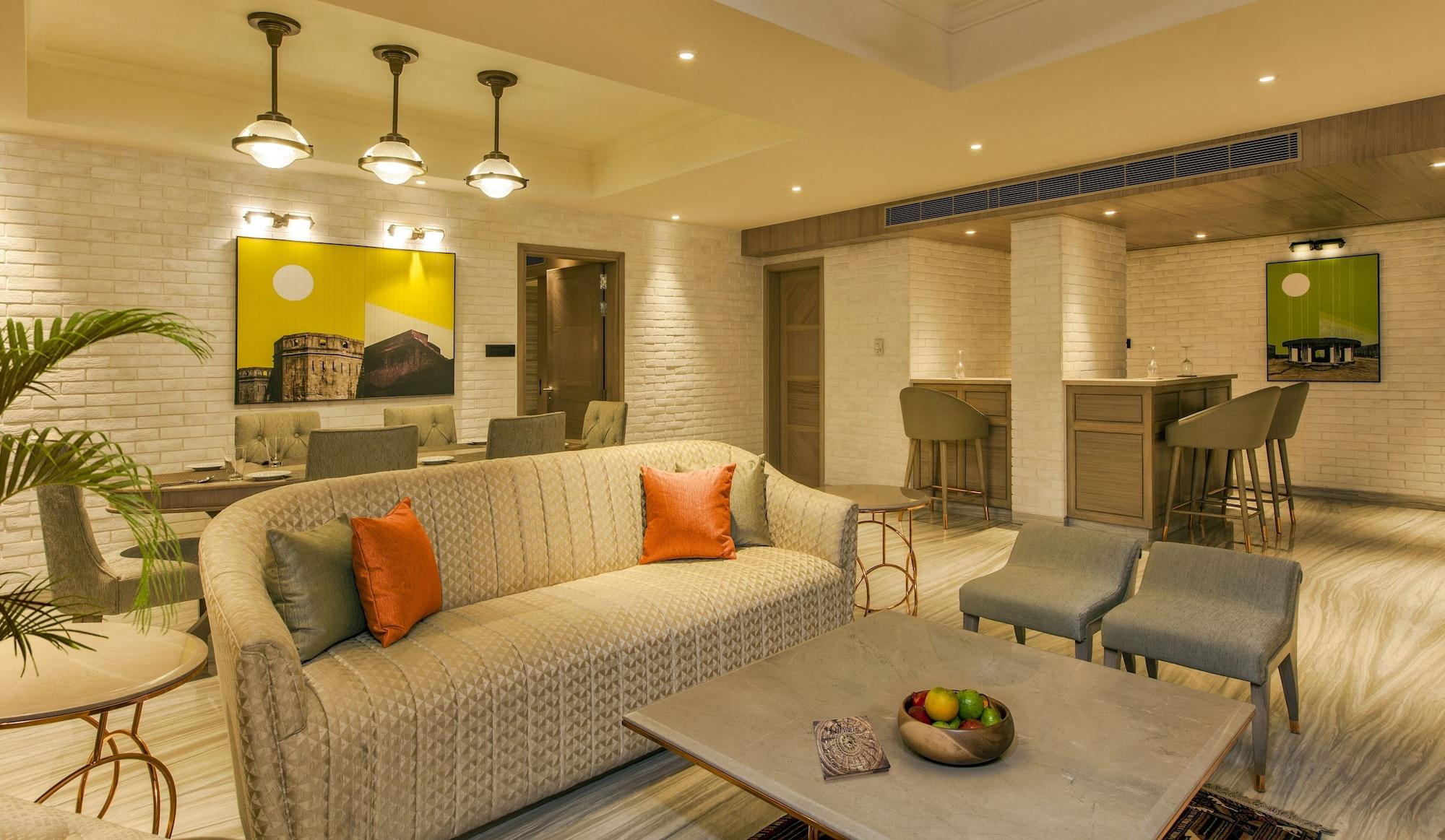 Lemon Tree Premier City Center Пюн Екстериор снимка