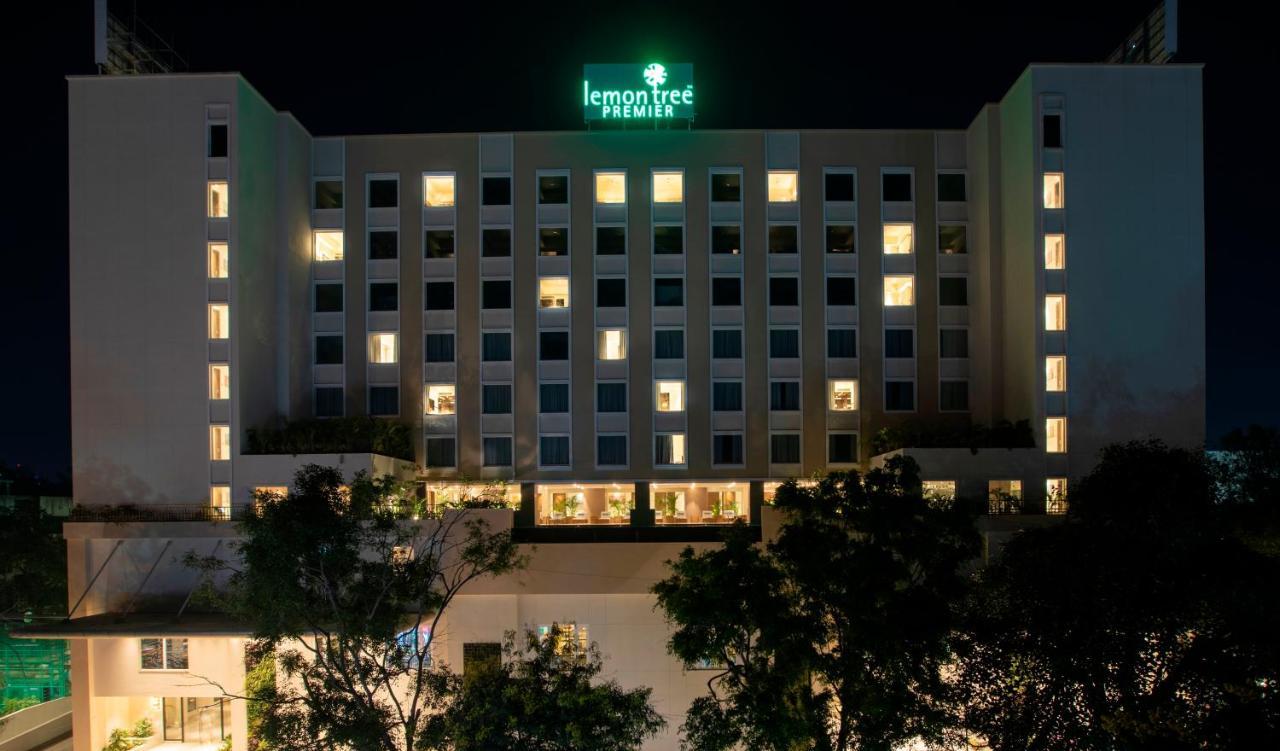 Lemon Tree Premier City Center Пюн Екстериор снимка