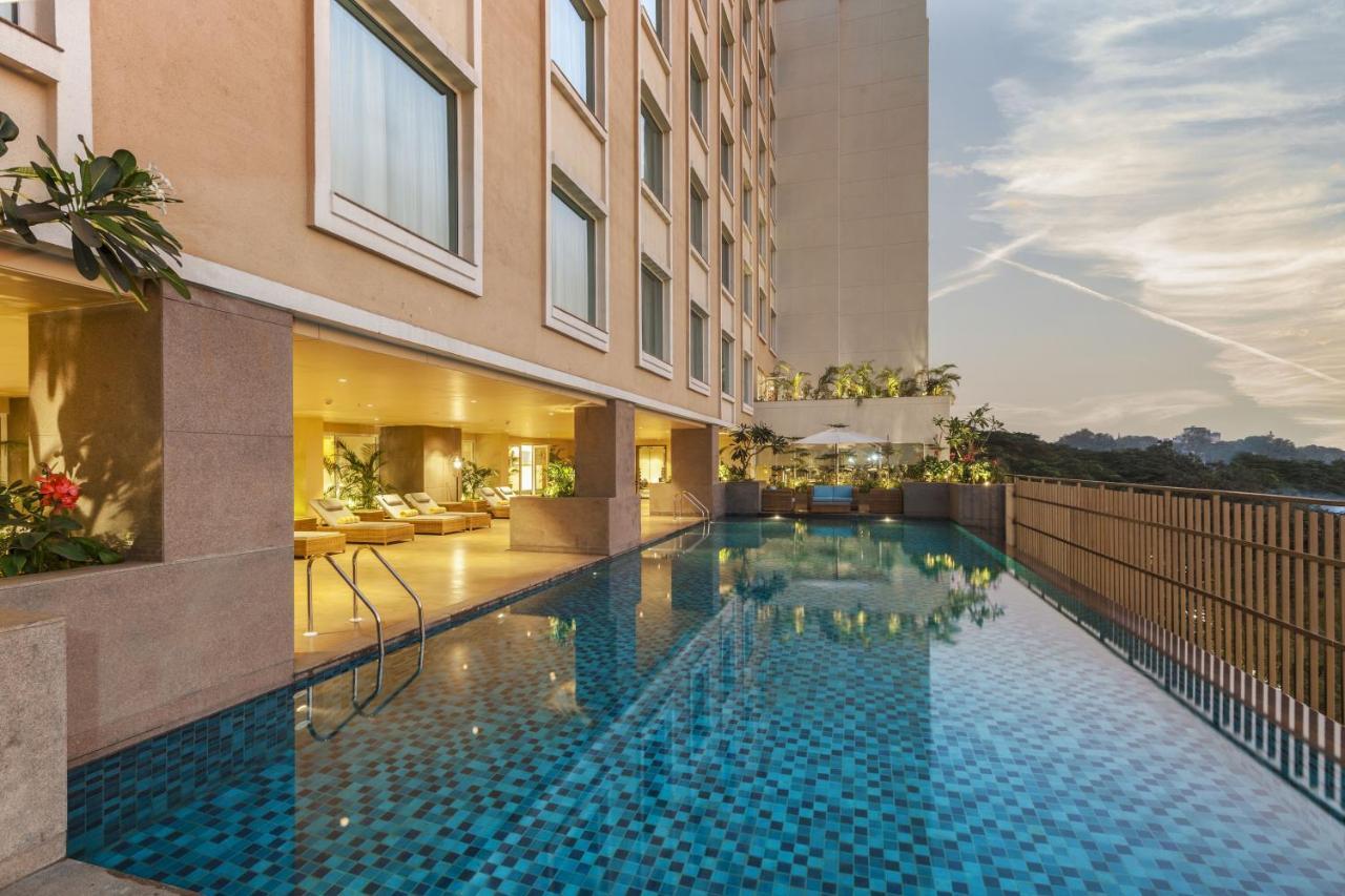 Lemon Tree Premier City Center Пюн Екстериор снимка