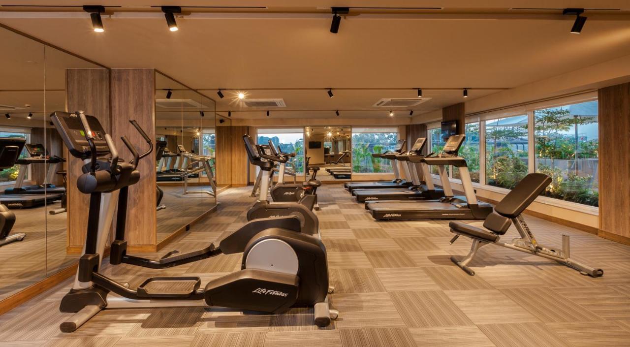 Lemon Tree Premier City Center Пюн Екстериор снимка
