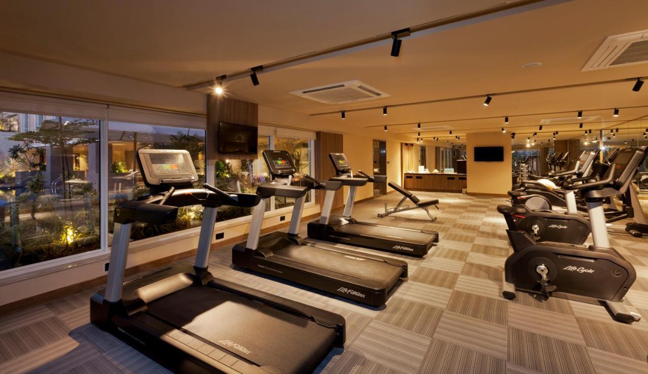 Lemon Tree Premier City Center Пюн Екстериор снимка